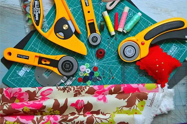 Rotary-Cutters-from-pexels-adonyi-foto